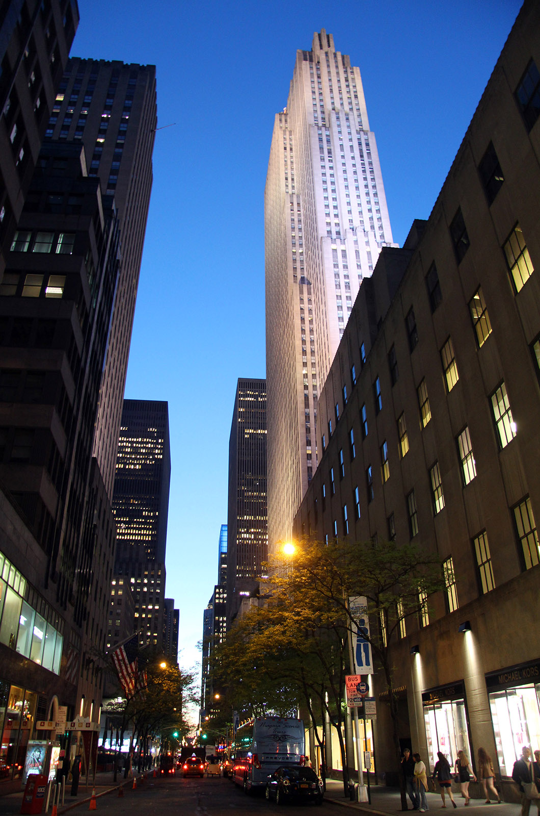 61 RockF Center H 01 